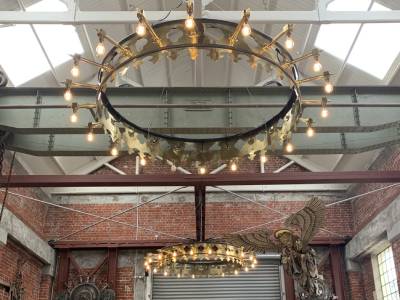 Cathedral feature lights with 20-bulb fittings